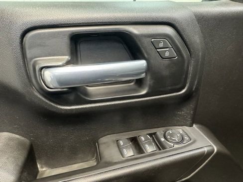 Used 2020 Chevrolet Silverado 1500 Custom w/ Custom Value Package image 10