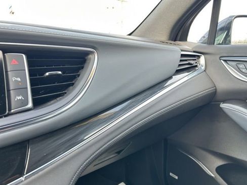 Used 2022 Buick Enclave Premium AWD/4WD image 47