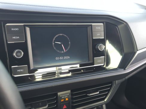 Certified 2024 Volkswagen Jetta SE image 26