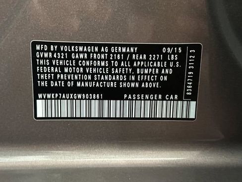 Used 2016 Volkswagen e-Golf SE image 35