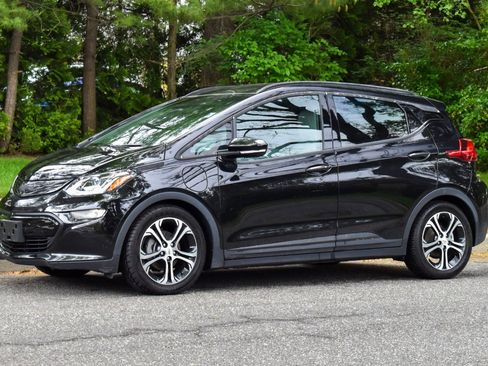 Used 2020 Chevrolet Bolt Premier w/ Infotainment Package FWD image 2