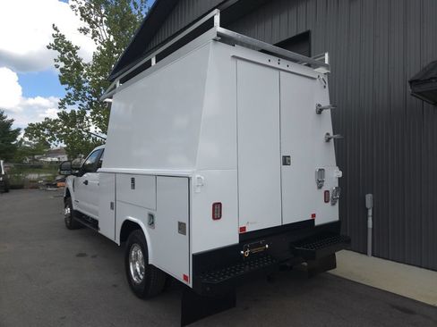 Used 2018 Ford F350 XL w/ Power Equipment Group AWD/4WD image 3