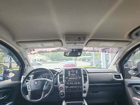 Used 2021 Nissan Titan SV w/ SV Convenience Package AWD/4WD image 21