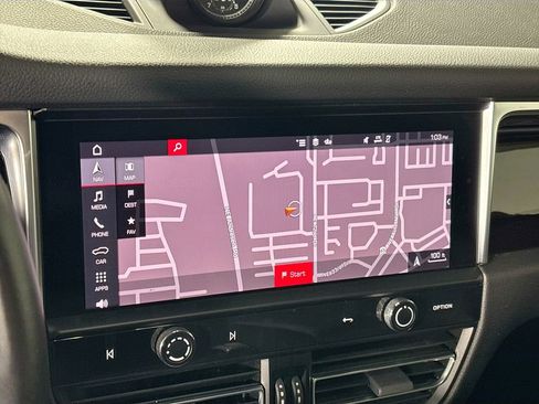 Used 2023 Porsche Macan image 16