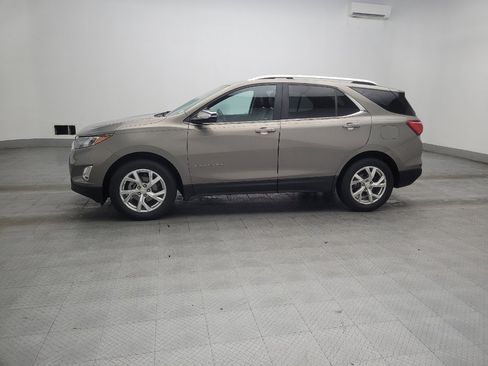 Used 2018 Chevrolet Equinox Premier FWD image 2