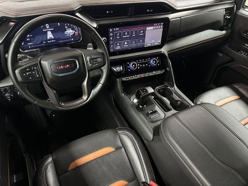 Used 2025 GMC Sierra 1500 AT4 w/ AT4 Premium Package AWD/4WD image 13