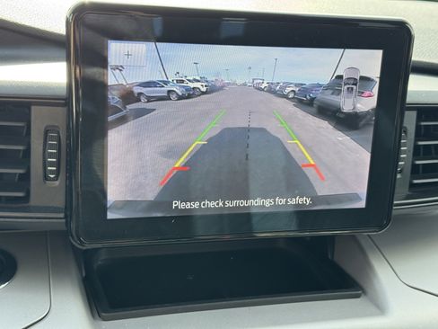 Used 2024 Ford Explorer XLT image 24