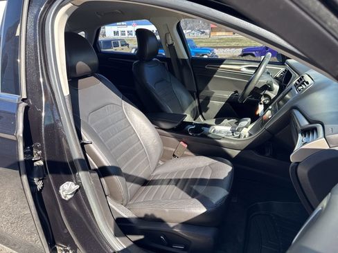 Used 2015 Ford Fusion SE w/ Equipment Group 202A image 36