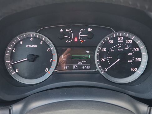 Used 2013 Nissan Sentra SR w/ Premium Pkg image 16