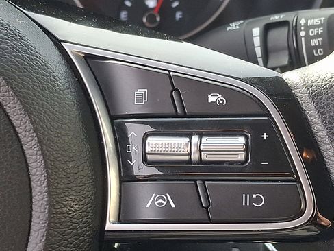 Certified 2023 Kia Forte LXS w/ LXS Technology Package image 21