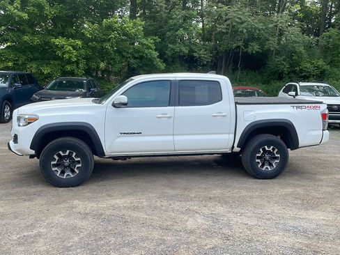 Used 2023 Toyota Tacoma TRD Off-Road w/ TRD Premium Off Road Package AWD/4WD image 5