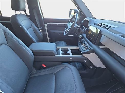 Used 2025 Land Rover Defender 110 S image 10