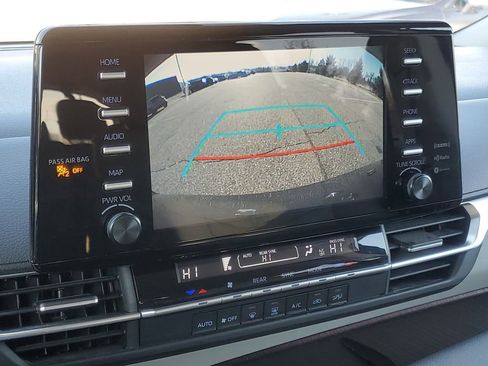 Used 2023 Toyota Sienna LE image 21