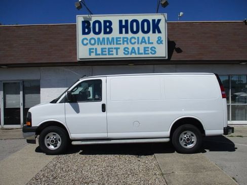 Used 2024 GMC Savana 2500 w/ Driver Convenience Package RWD image 30