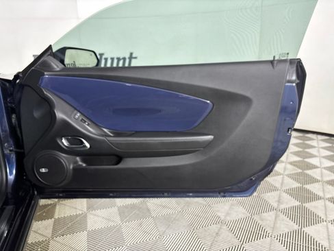 Used 2015 Chevrolet Camaro SS RWD image 19
