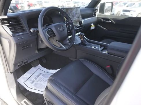Used 2025 Lexus GX 550 w/ Cold Area Package image 8