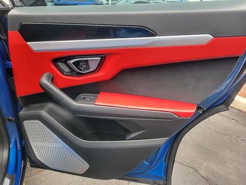 Used 2019 Lamborghini Urus image 23