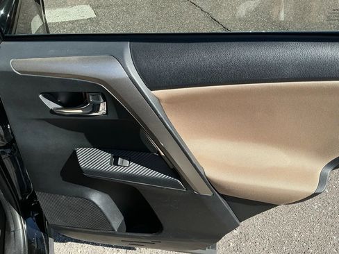 Used 2014 Toyota RAV4 XLE image 19