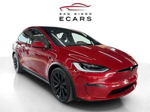 Used 2022 Tesla Model X Plaid image 3