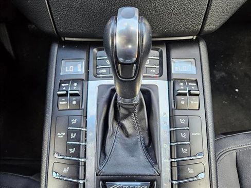 Used 2017 Porsche Macan AWD/4WD image 13