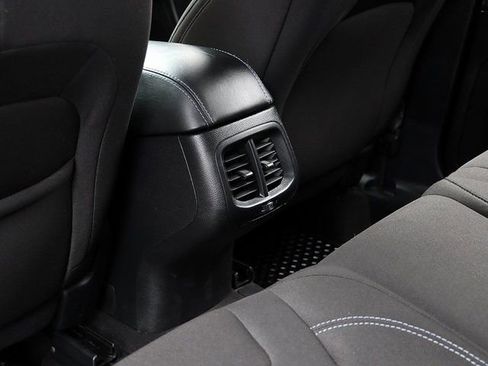 Used 2020 Jeep Cherokee Latitude w/ Cold Weather Group image 13