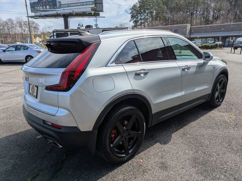 Used 2019 Cadillac XT4 Luxury w/ Cold Weather Package image 4