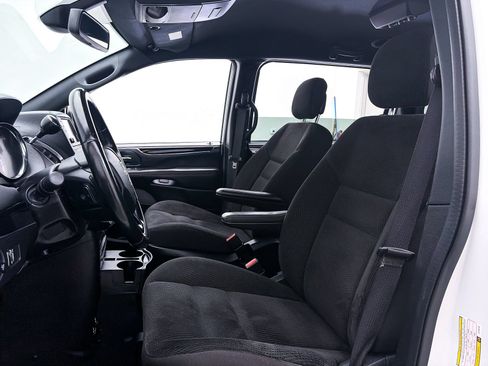 Used 2020 Dodge Grand Caravan SE FWD image 11