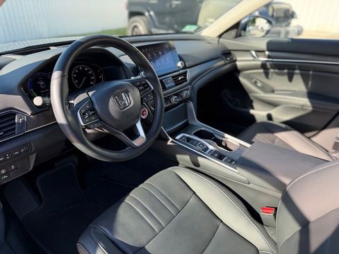 Used 2022 Honda Accord Touring image 14