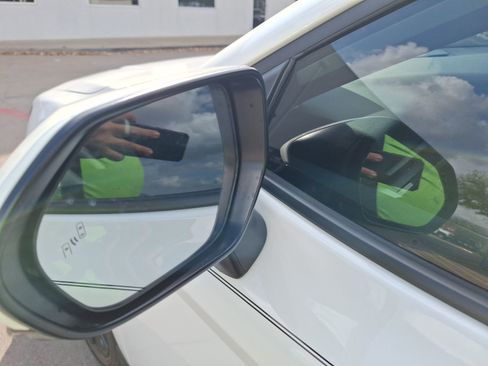 Used 2025 Toyota Camry SE w/ Convenience Package image 14