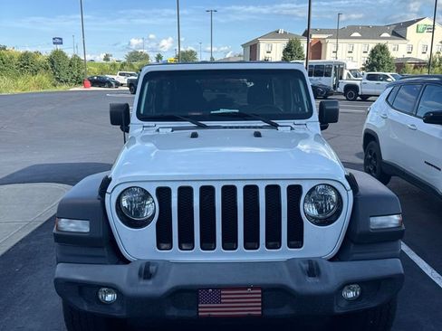 Used 2019 Jeep Wrangler Unlimited Sport AWD/4WD image 2