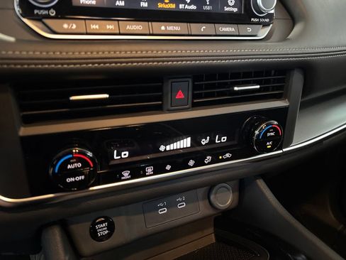 Certified 2026 Nissan Rogue SV AWD/4WD image 32