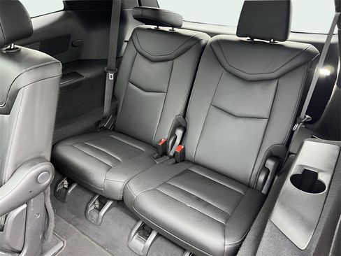 Used 2022 Cadillac XT6 Sport image 9