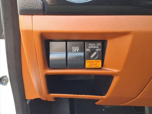 Used 2007 MAZDA MX-5 Miata Grand Touring w/ Premium Pkg image 12