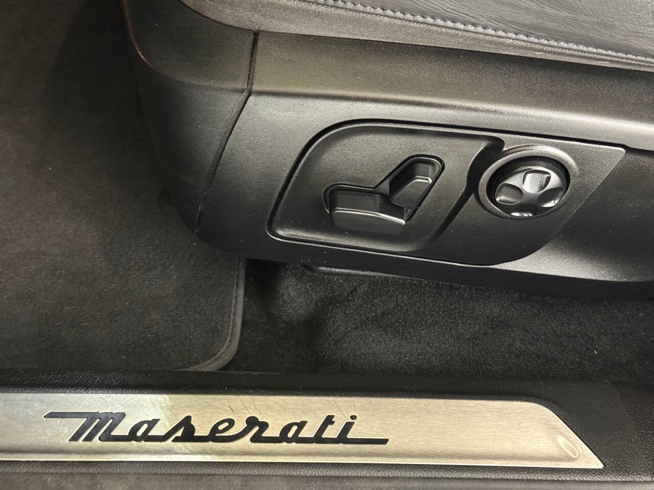 Used 2018 Maserati Levante S GranSport AWD/4WD image 42