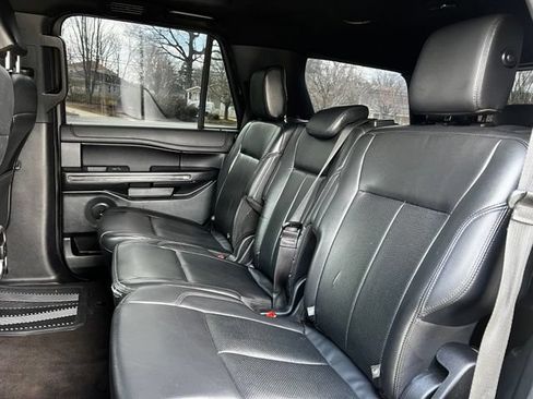 Used 2020 Ford Expedition XLT w/ Equipment Group 202A RWD image 14