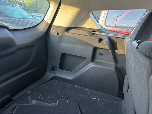 Used 2019 Ford Escape SE FWD image 13