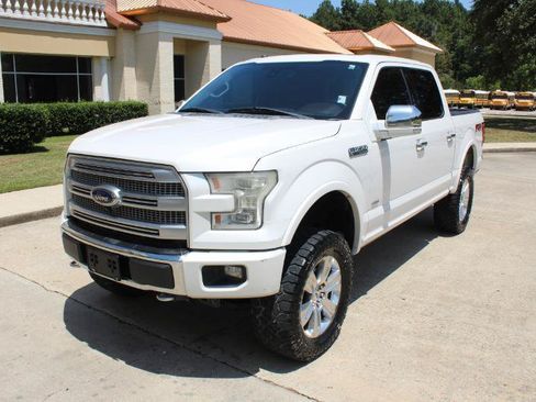Used 2017 Ford F150 Platinum w/ Equipment Group 701A Luxury AWD/4WD image 8