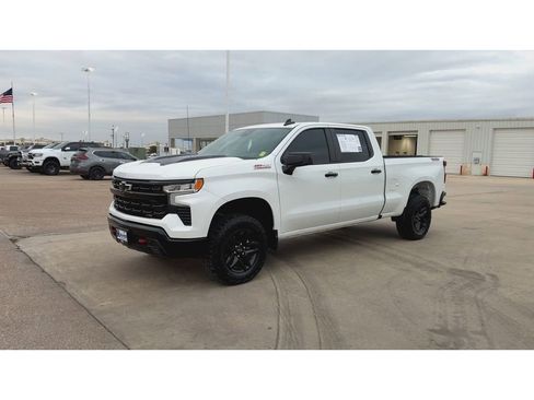 Used 2023 Chevrolet Silverado 1500 LT Trail Boss w/ Convenience Package II image 4