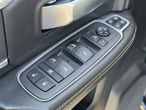 Used 2024 RAM 2500 Big Horn w/ Safety Group image 27