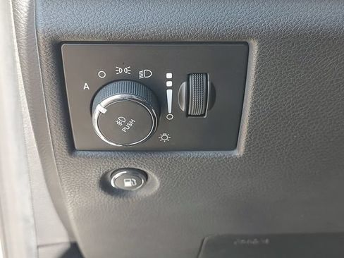 Used 2022 Jeep Grand Cherokee Limited AWD/4WD image 24