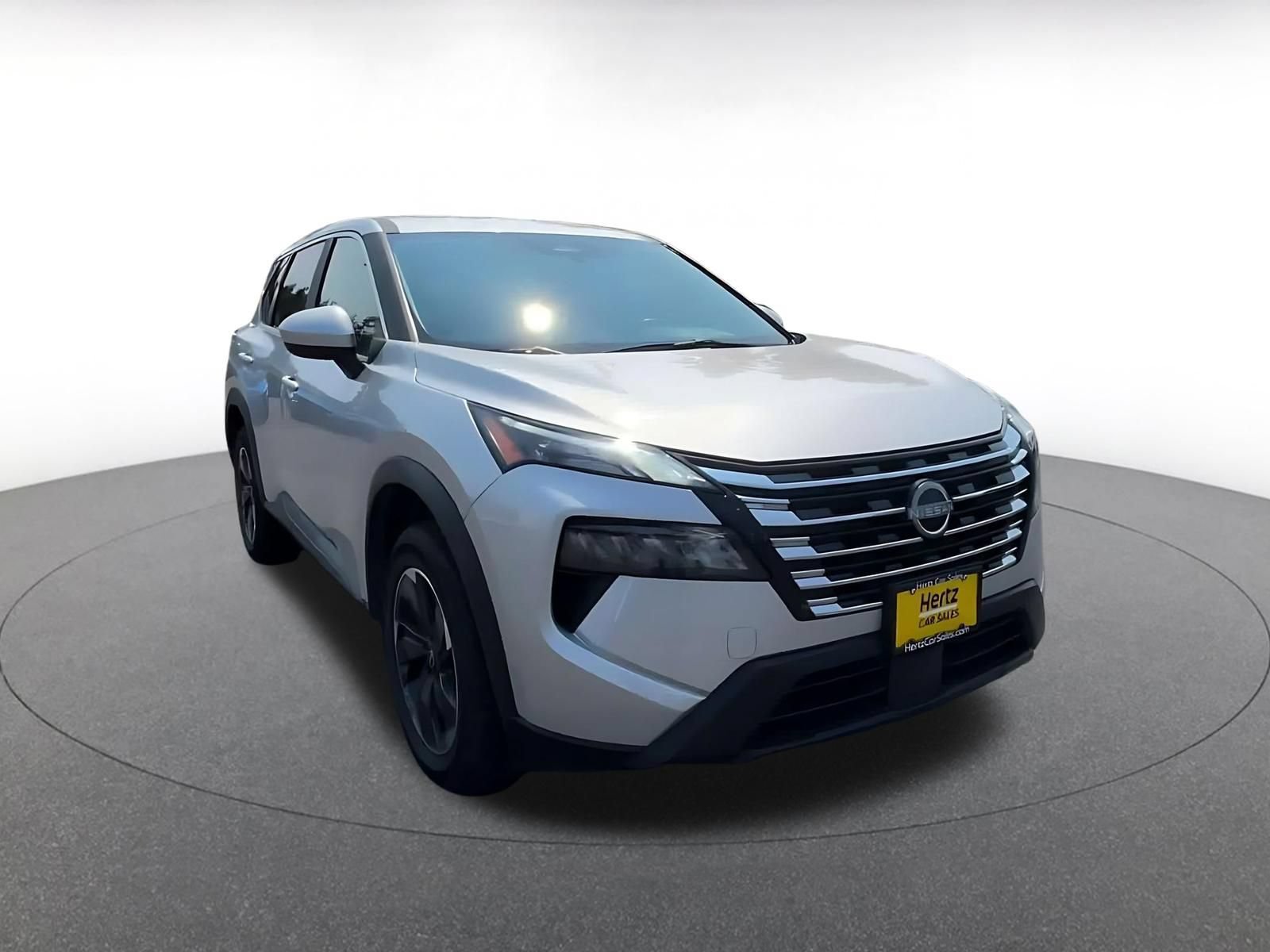 Used 2025 Nissan Rogue SV FWD image 3