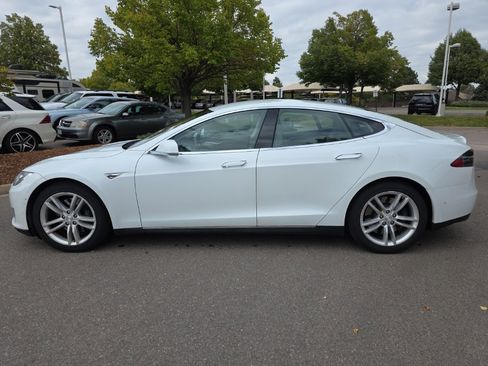 Used 2015 Tesla Model S 85D image 3