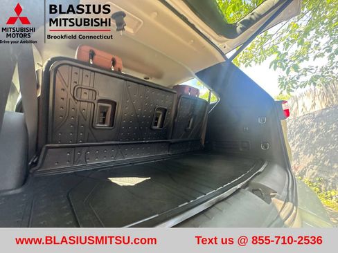 Used 2021 Chevrolet Traverse High Country w/ LPO, Floor Liner Package AWD/4WD image 38