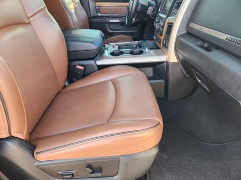 Used 2018 RAM 3500 Laramie Longhorn image 17