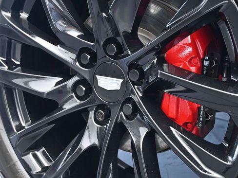 Used 2021 Cadillac Escalade Sport Platinum w/ LPO, ONYX Package image 44