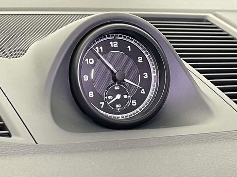 New 2026 Porsche Macan image 28