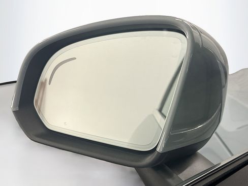 Used 2025 Volvo XC40 B5 Core image 16