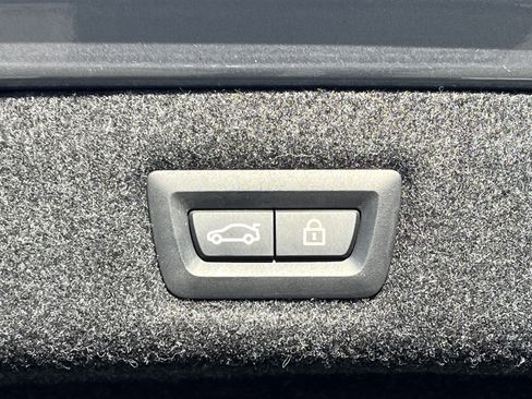 Used 2021 BMW 530i w/ Premium Package image 27