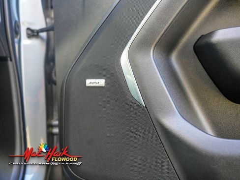 Used 2022 Chevrolet Suburban High Country image 19