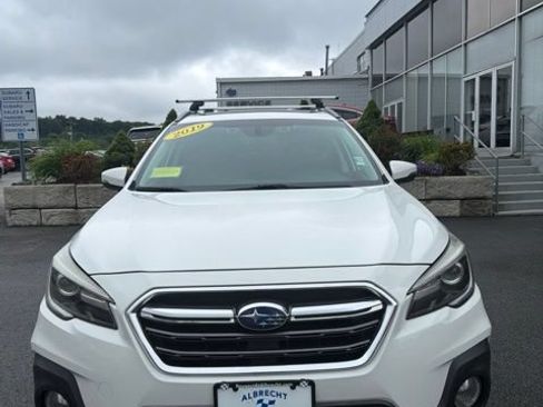 Used 2019 Subaru Outback 2.5i Touring AWD/4WD image 2
